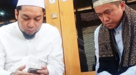 Suasana majelis dzikir Ratibul Haddad bersama jamaah dalam kegiatan tasyakuran di Pamekasan.